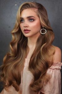 Long Hairstyles for Round Faces