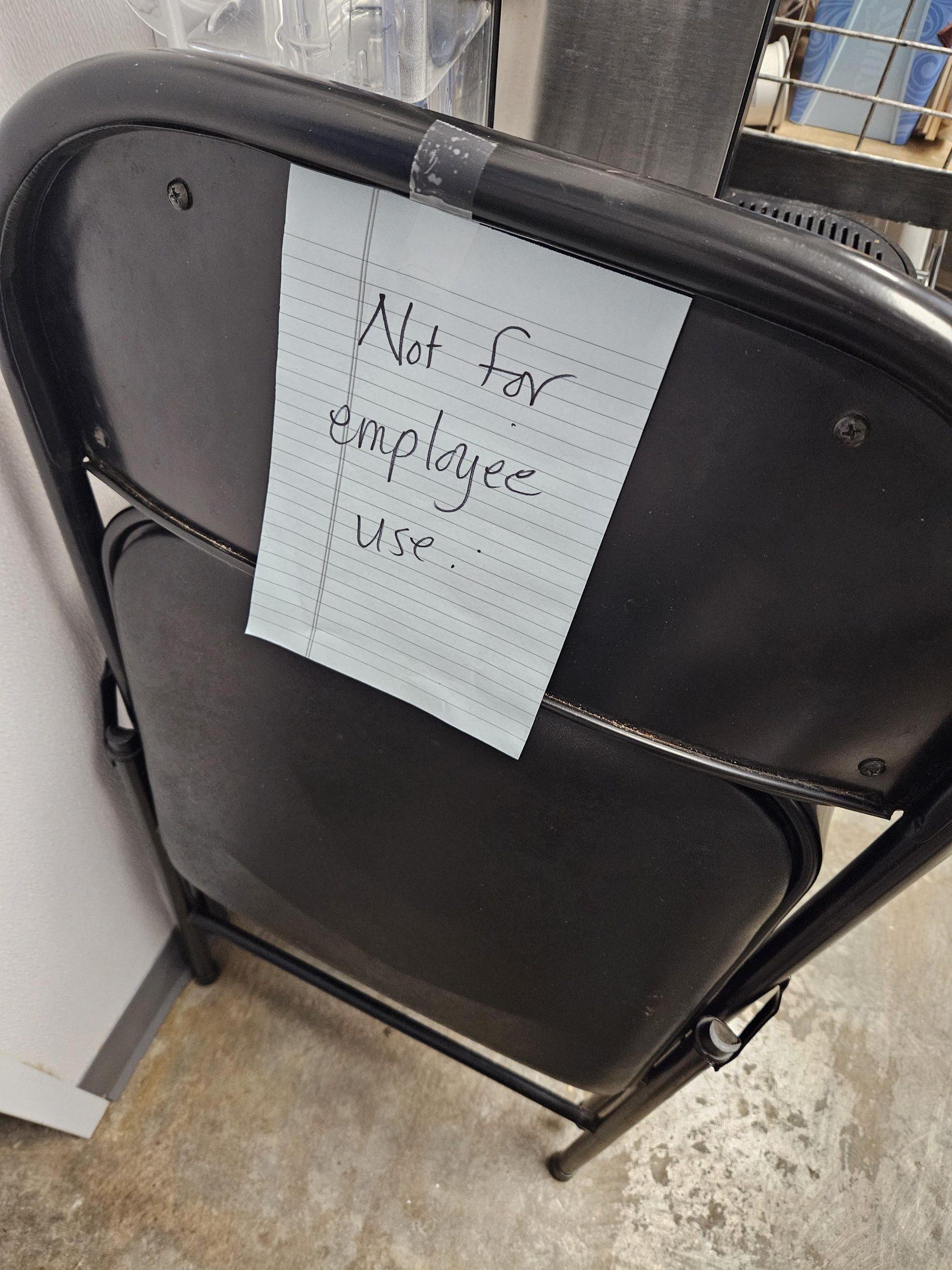 chair-with-a-note
