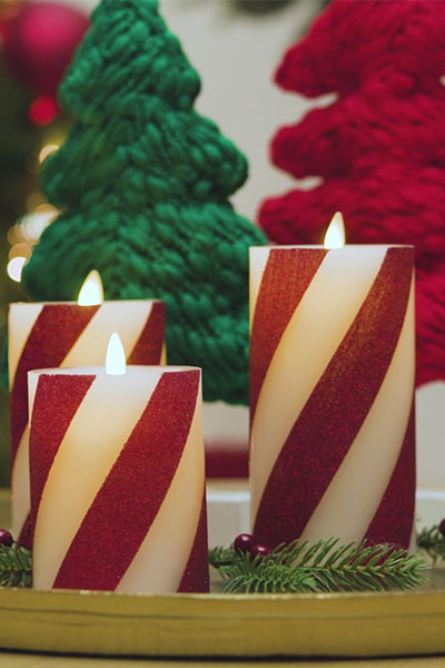 Candy cane striped candles
